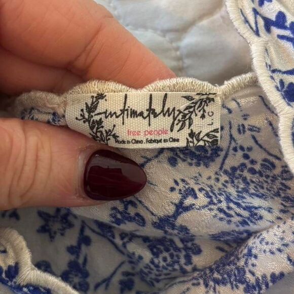 Free People Women’s Kora Cami Blue and White w/ Adjustable Straps Size L - Picture 2 of 4